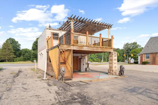 1040 N Wayne RD, Westland, MI 48185