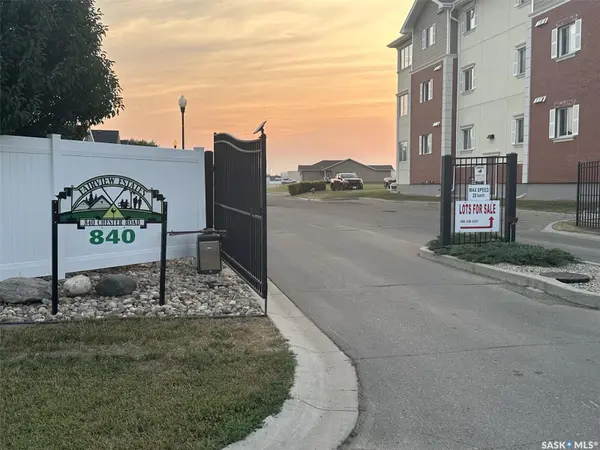 840 Chester ROAD #1 & 2, Moose Jaw, SK S6J 0A8