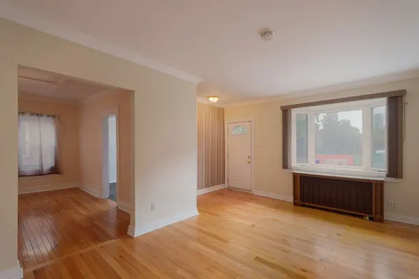 218 Gledhill AVE, Toronto E03, ON M4C 5L1