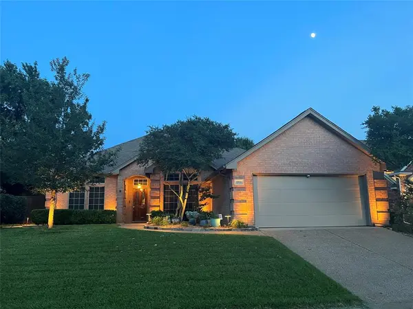 2536 Oak Brook Drive, Bedford, TX 76021