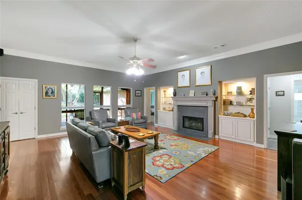 2536 Oak Brook Drive, Bedford, TX 76021