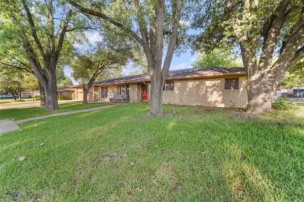 311 S College Avenue, Troy, TX 76579