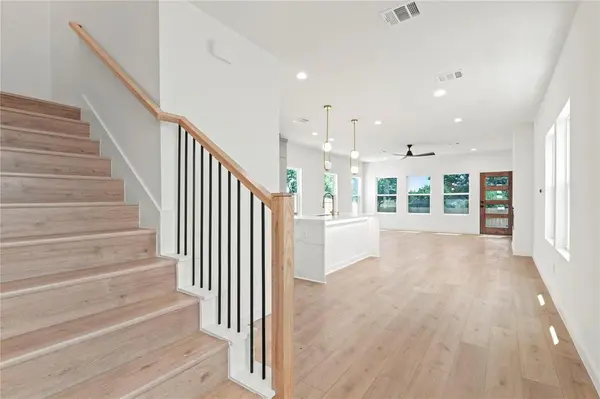 406 Bobbie Street, Dallas, TX 75203