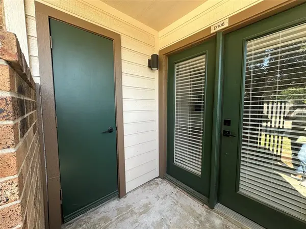 2305 Basil Drive #D108, Arlington, TX 76006