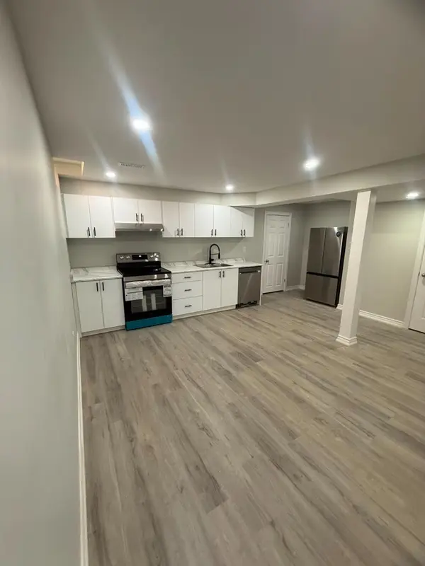 95 Tulip ST, Georgina, ON L4P 1C6