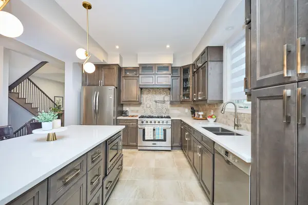 8880 Angie DR, Niagara Falls, ON L2H 3W8