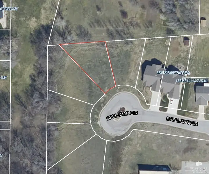 815 Spellman CIR, Clay Center, KS 67432