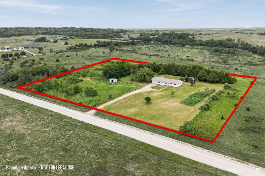 17865 Skyline Rd, Eskridge, KS 66423