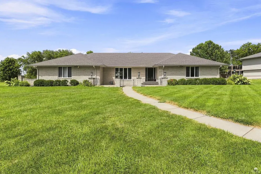 703 Parkway, Clay Center, KS 67432