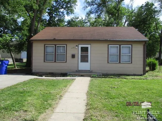 1019 W 8th ST, Junction City, KS 66441