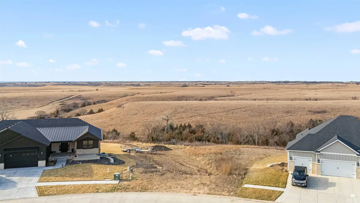 5614 Goheen DR, Manhattan, KS 66503