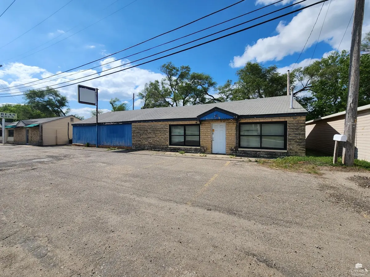 320 Grant AVE, Junction City, KS 66441