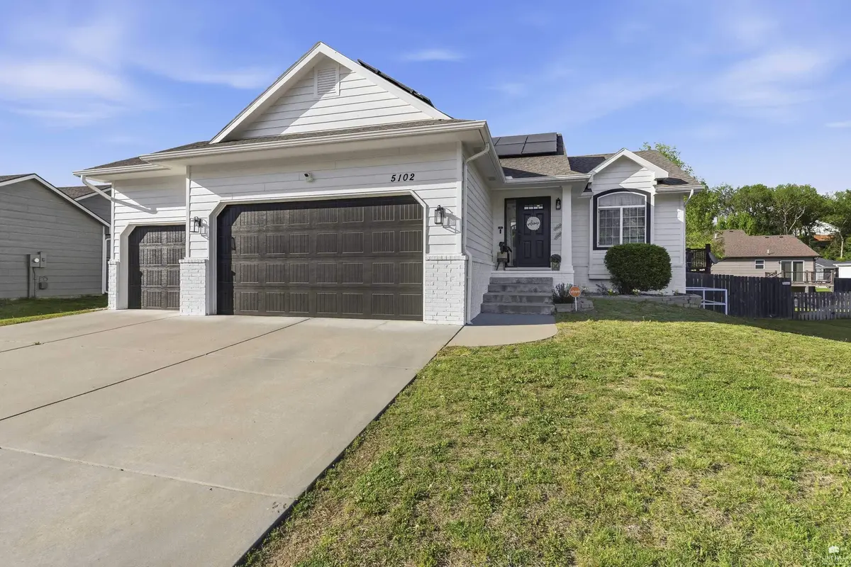 5102 Bramblewood DR, Manhattan, KS 66503