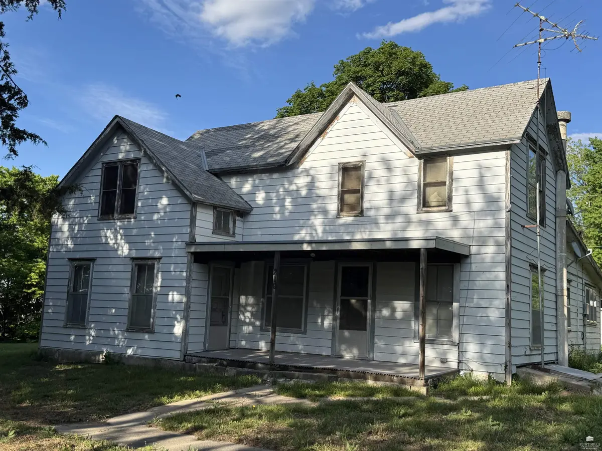 210 N Michigan, Leonardville, KS 66449