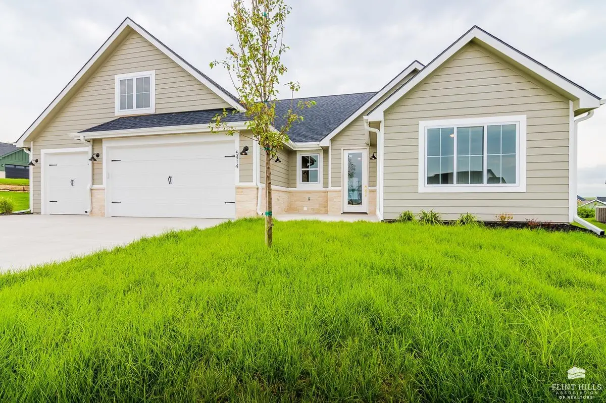 5414 Nicklaus CIR, Manhattan, KS 66503