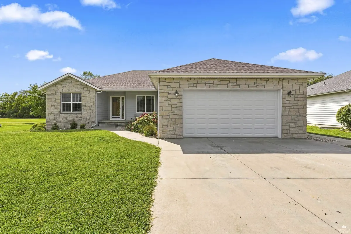 4016 Bald Eagle DR, Manhattan, KS 66502