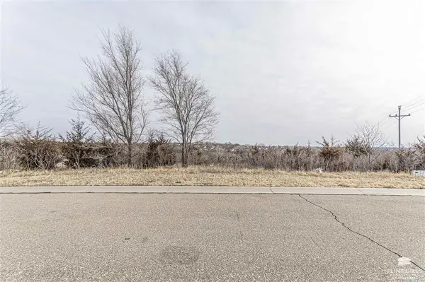 00000 Colonial #R8700, Junction City, KS 66441