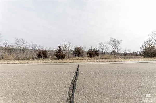 00000 Colonial #R8700, Junction City, KS 66441