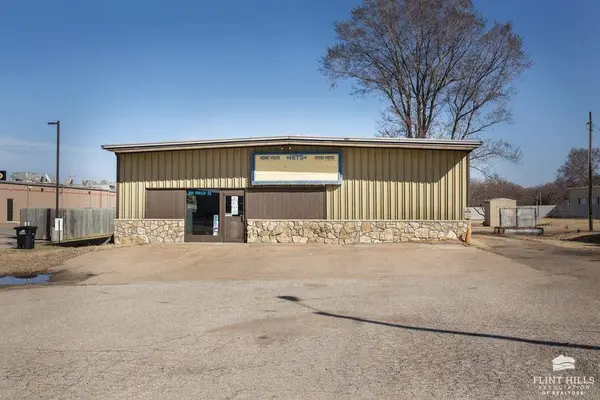 1004 Poplar, Wamego, KS 66547