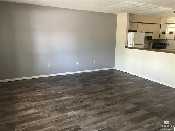 2514 CANDLE CREST, Manhattan, KS 66503