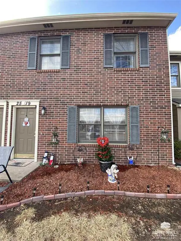 2514 CANDLE CREST, Manhattan, KS 66503