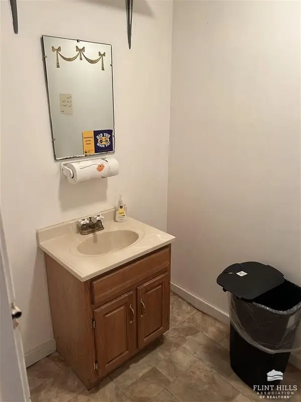 212 W Main, Council Grove, KS 66846