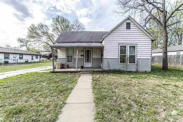 609 W 11th, Junction City, KS 66441