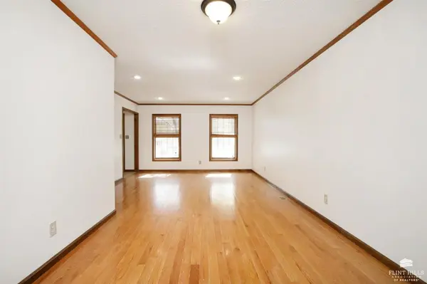 3427 Treesmill, Manhattan, KS 66503