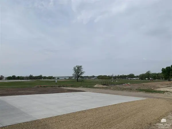 224 Green Acres, Milford, KS 66514