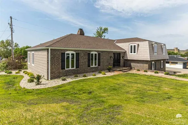 1101 Pioneer Ln., Manhattan, KS 66502