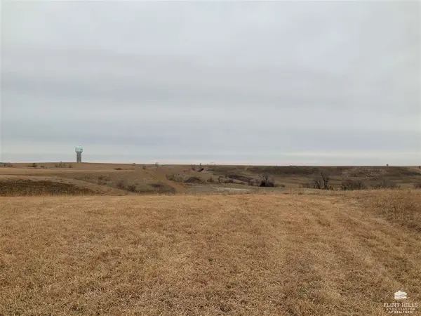 5409 MacNaughten, Manhattan, KS 66503