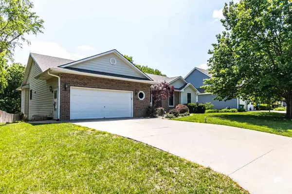 3009 Pinewood, Manhattan, KS 66502