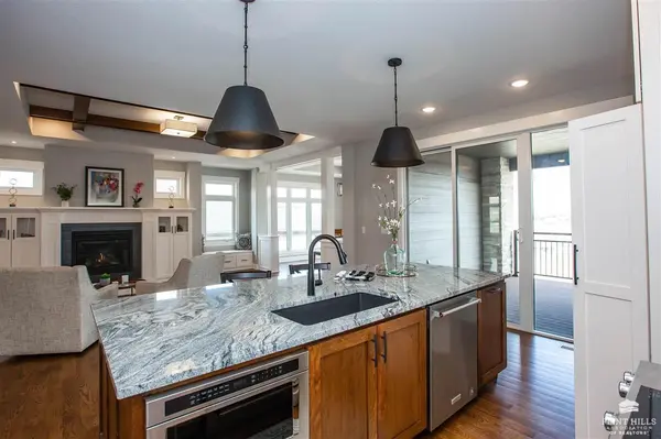 3414 S Pinehurst, Manhattan, KS 66503
