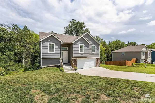 4923 Shadowridge, Manhattan, KS 66503