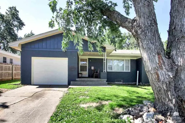 927 Redwood, Junction City, KS 66441