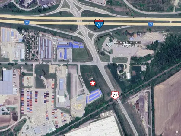 2711 Gateway CT, Junction City, KS 66441