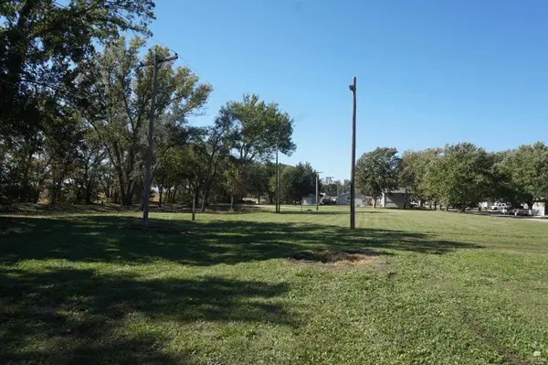 512 SE 6th ST, Abilene, KS 67410