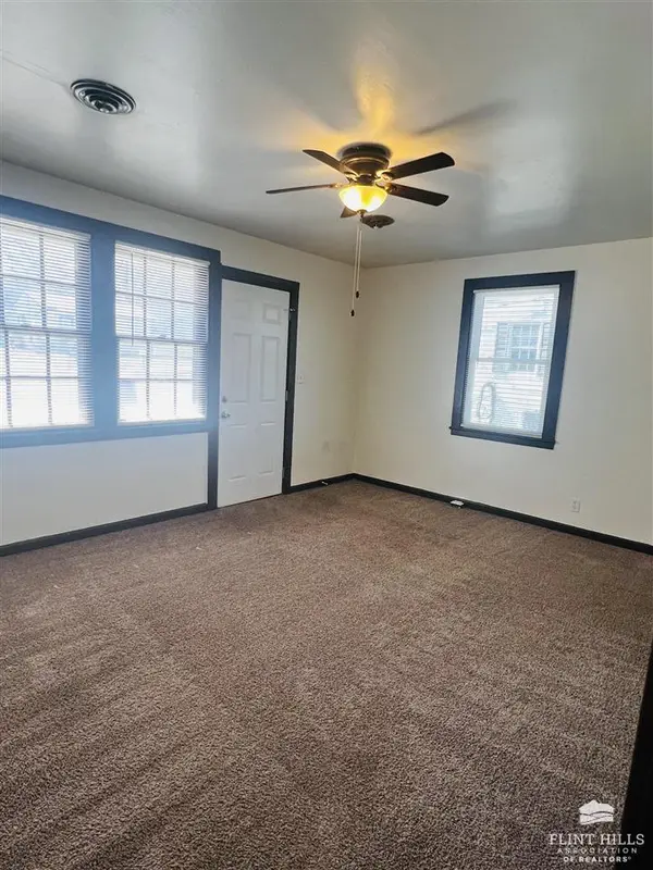748 W 1st ST, Junction City, KS 66441