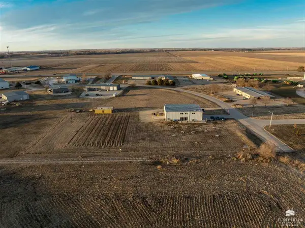 503 Miller DR, Wamego, KS 66547