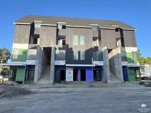 502 N 11th ST #Unit 202, Manhattan, KS 66502