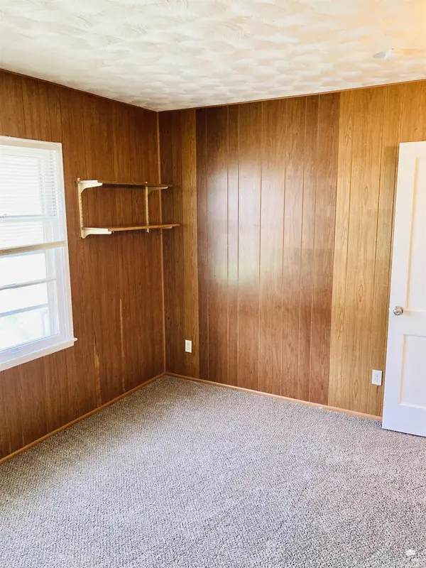 705 N Eisenhower DR, Junction City, KS 66441