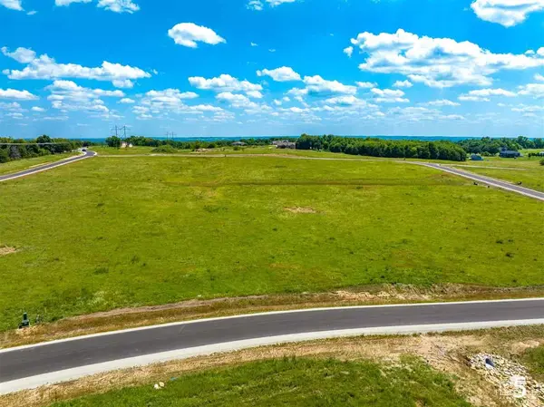 14373 Prairie Trail, Wamego, KS 66547