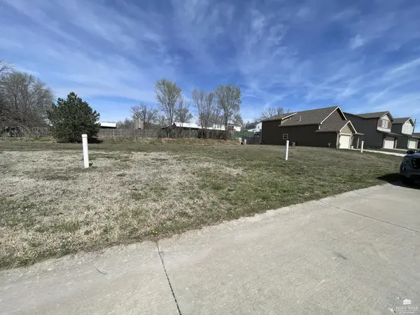 Lot 18 on 14th ST, Wamego, KS 66547