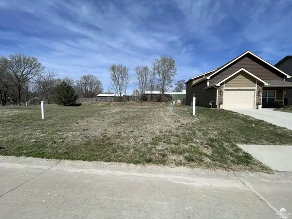 Lot 18 on 14th ST, Wamego, KS 66547