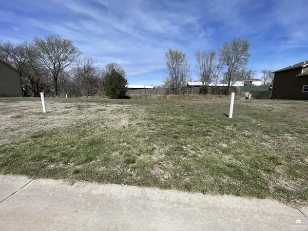 Lot 18 on 14th ST, Wamego, KS 66547