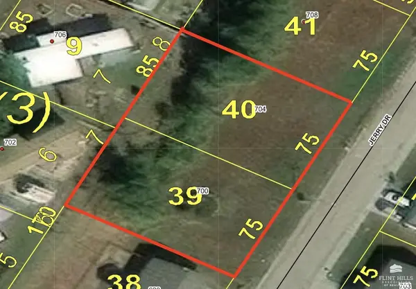 700 & 704 Jerry DR, Junction City, KS 66441