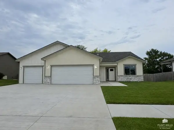 8606 William DR, Manhattan, KS 66502