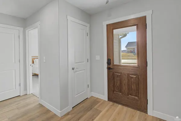 4689 Irvine DR, Manhattan, KS 66502
