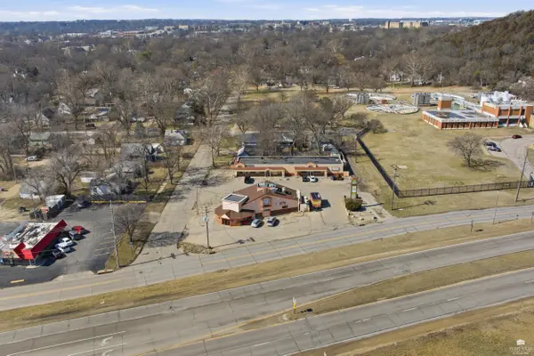 1103/1105 N 3rd ST, Manhattan, KS 66502