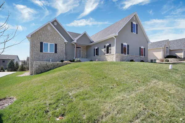 1113 Wyndham Heights DR, Manhattan, KS 66503